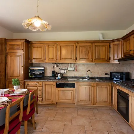 Villa Mara - Aosta - 200 Mq - Wifi - Jacuzzi - Parcheggio - Giardino Exterior photo
